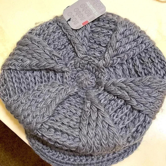 Women’s Fashion Hats - Picture 1 of 5